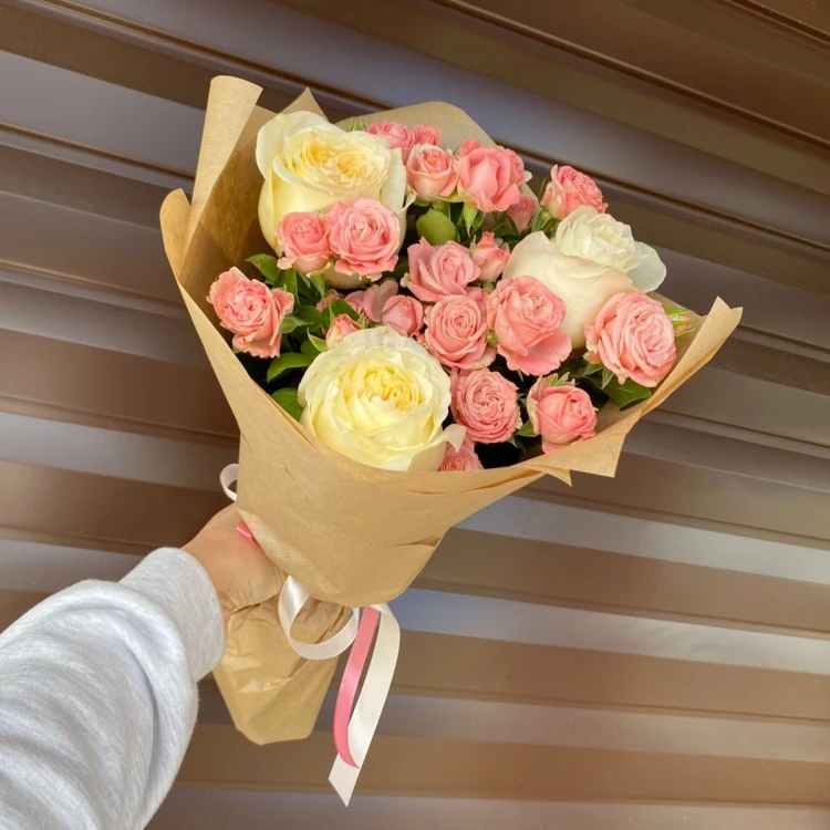 Букет Вайт энд роуз Букет Вайт энд роуз