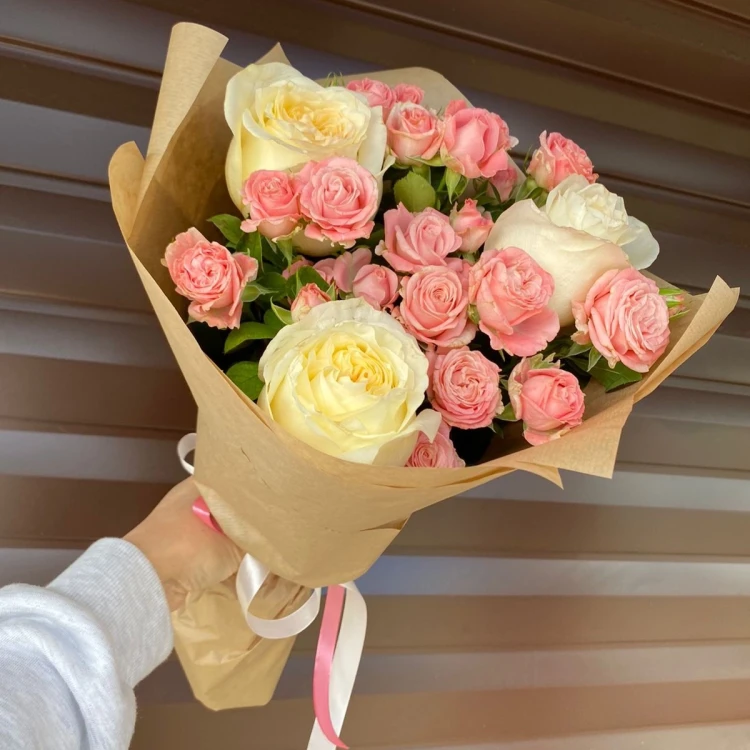 Букет Вайт энд роуз Букет Вайт энд роуз